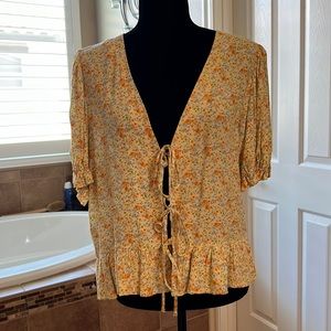 Tie up the front blouse